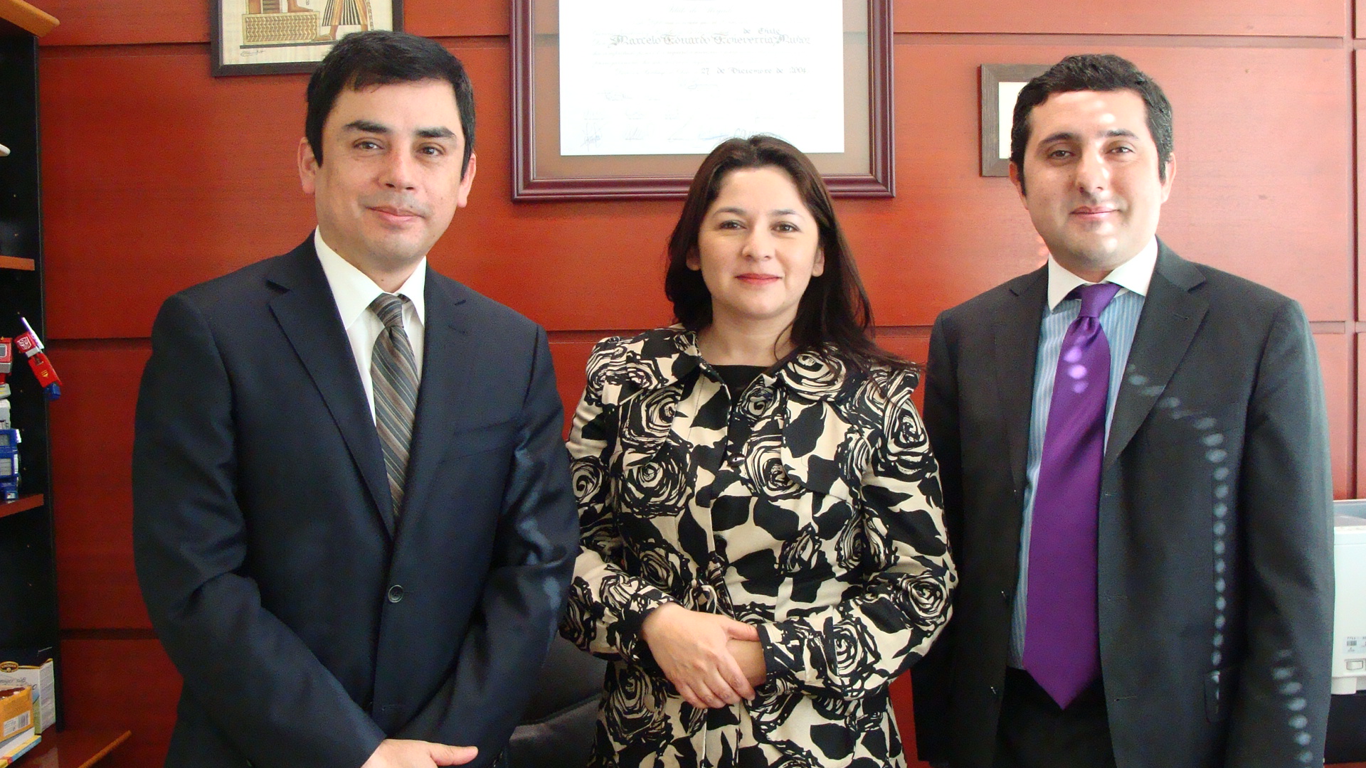 La Defensora Regional y el defensor local jefe visitaron al juez presidente del tribunal de garant&iacute;a de Antofagasta, Marcelo Echeverr&iacute;a.