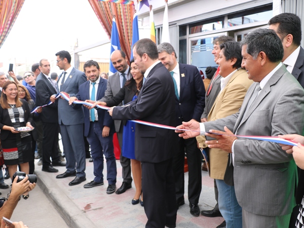 El Defensor Nacional, Andres Mahnke, y el Defensor Regional, Claudio G&aacute;lvez, inauguraron la nueva oficina de defensa penal aymara e ind&iacute;gena en Arica.
