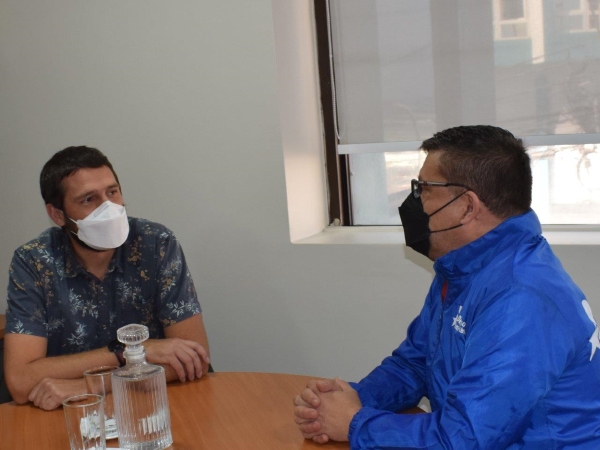 El diputado Mat&iacute;as Ram&iacute;rez y el Defensor Regional Gabriel Carri&oacute;n en su encuentro.