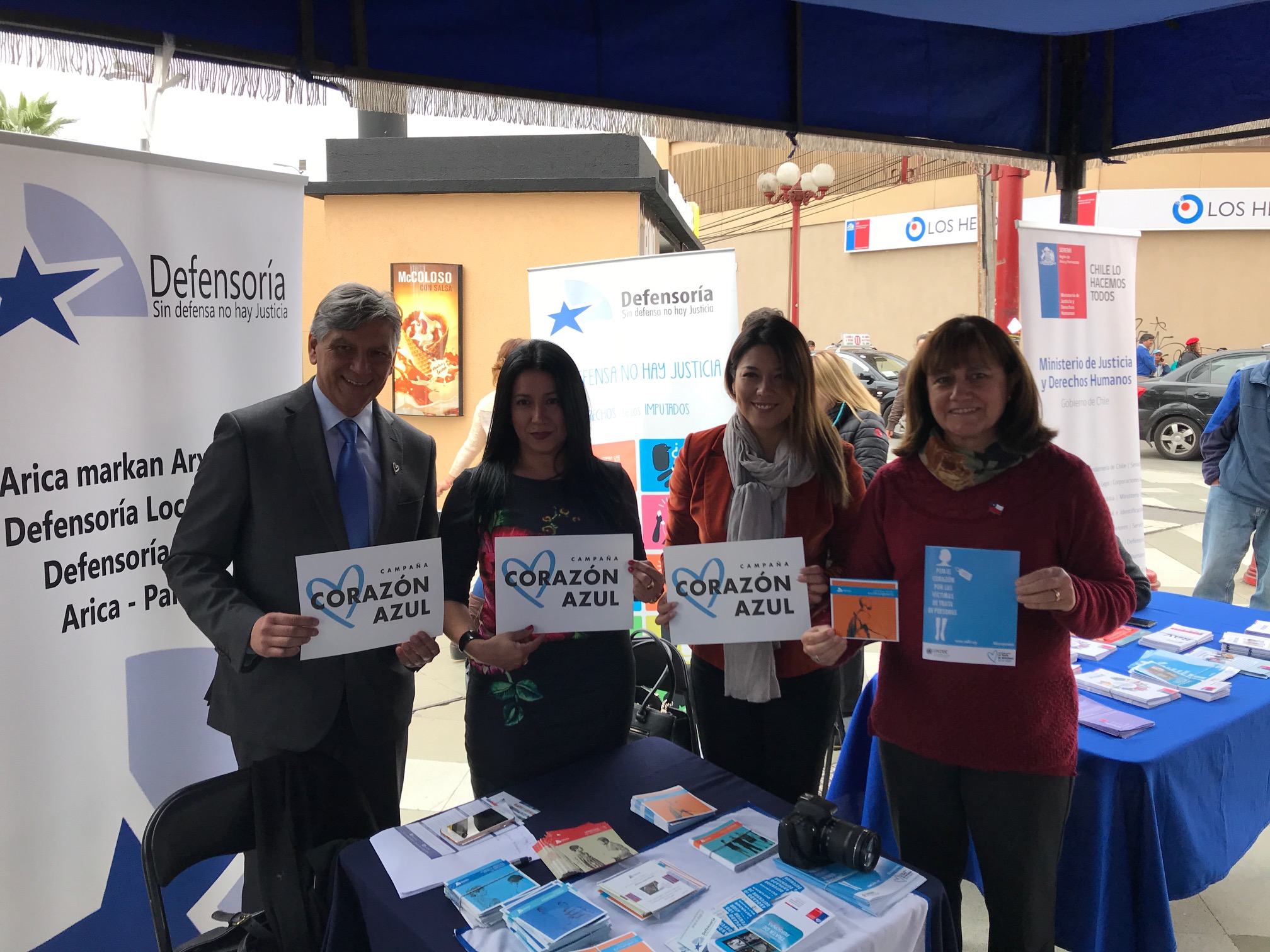 El seremi Ra&uacute;l Gil, la defensora p&uacute;blica Violeta Alvarez, la periodista Daniela Tapia y la intendenta regional, Mar&iacute;a Loreto Letelier.