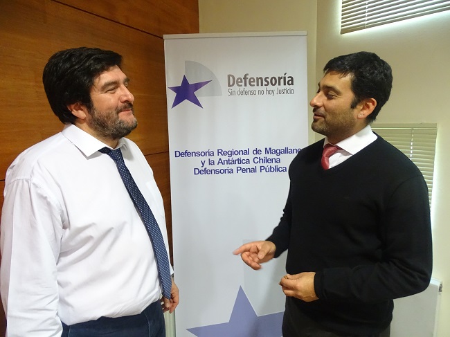 Ram&oacute;n Borquez, defensor local jefe de Punta Arenas, junto a Pablo Aranda, jefe de la Unidad de Defensa Penal Especializada.