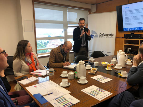 Boris Hrzic present&oacute; el proyecto ante representantes de distintos servicios p&uacute;blicos, entre ellos la Fiscal&iacute;a.