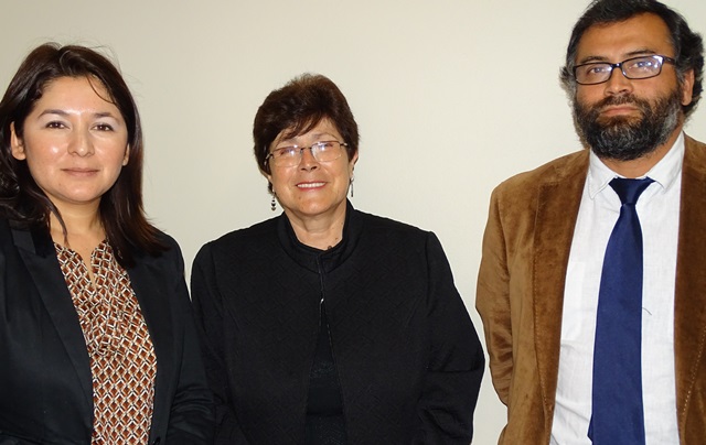 La nueva c&oacute;nsul de Colombia junto a la Defensora Regional y el Jefe de Estudios de Antofagasta.