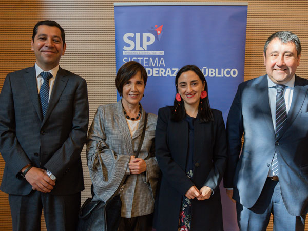 Mar&iacute;a Cristina Melgarejo y Nicol&aacute;s Orellana fueron acompa&ntilde;ados a la ceremonia por Mar&iacute;a Cristina Marchant y Rodrigo Capelli.