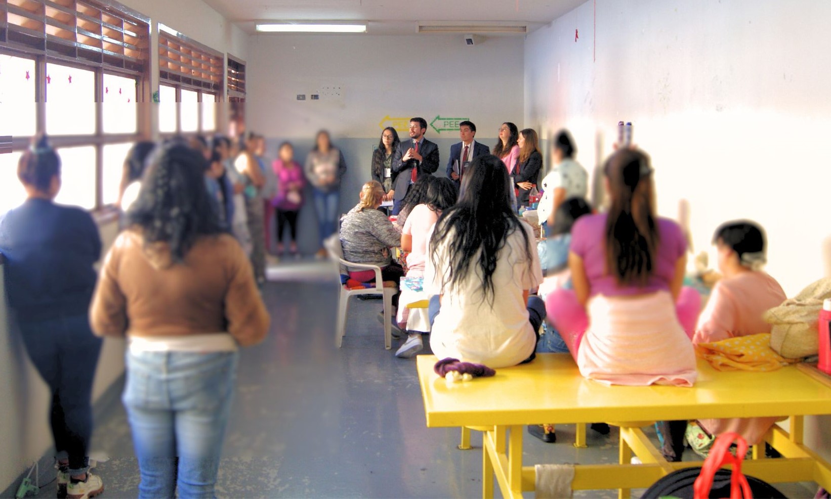 Luego del di&aacute;logo participativo, el equipo institucional atendi&oacute; consultas particulares de las mujeres internas.