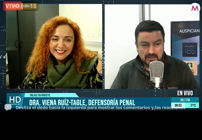 La directora administrativa de la Defensor&iacute;a Regional de &Ntilde;uble en la entrevista con el programa "Hablemos de", en radio "Macarena" de Chill&aacute;n.