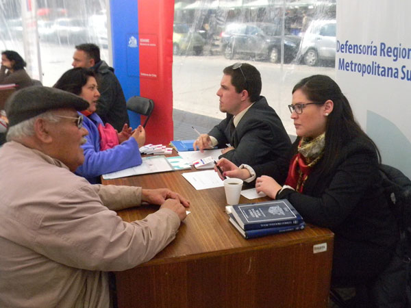 Defensores y postulantes de la Defensor&iacute;a Regional Metropolitana Sur atendieron a unas 60 personas en San Bernardo.