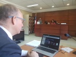 El defensor regional durante la exitosa implementaci&oacute;n del sistema de videoconferencia el Juzgado de garant&iacute;a de San Pedro de la Paz 
