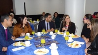 La defensora junto al representante de OIM, la Gobertnadora de Antofagasta y otras autoridades