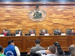 Los jueces de la Corte Interamericana sesionando en el Tribunal Constitucional, con la asistencia de las y los defensores p&uacute;blicos interamericanos.