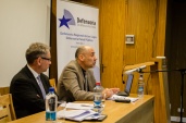 Los profesores Ra&uacute;l Carnevali y Jos&eacute; Fern&aacute;ndez Cruz