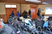 Defensora Mar&iacute;a del Rosario Salamanca presentando al equipo que la acompa&ntilde;aba
