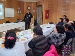La exposici&oacute;n estuvo a cargo de Nicol&aacute;s Silard y Yessenia Soto