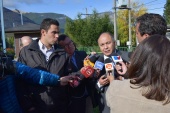 El defensor penal p&uacute;blico Ricardo Flores a la salida del Tribunal oral en lo penal. 