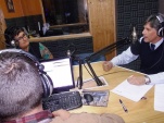 El defensor Ra&uacute;l Gil en  plena entrevista en Radio Monte Carmelo de Arica.