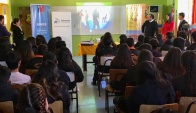 El equipo juvenil de la Defnesor&iacute;a Regional de Atacama exhibe "pasteles en la Noche" a alumnos de 8&deg; b&aacute;sico de Copiap&oacute;.