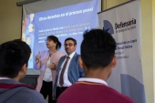 Los defensores p&uacute;blicos Mar&iacute;a Soledad Llorente y Rigoberto Mar&iacute;n dialogaron con los alumnos.