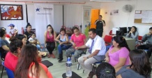 El jede de estudios, Boris Hrzic contesta las dudas de las mujeres condenadas, que se encuentran en el CCP de Copiap&oacute;.