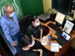 Uno de los momentos de la transmisi&oacute;n de la Cuenta P&uacute;blica de la Defensor&iacute;a Nacional desde los estudios de Radio Estaci&oacute;n.