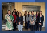 La jefa de estudios Sandra Haro y el equipo de defensa de g&eacute;nero, ingresando al CPF de San Miguel.