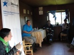 El defensor Claudio Herrera en la reunion con la comunidad Wetripantu de Chilo&eacute;.