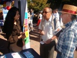 Ademas de las consultas se entreg&oacute; material grafico a quienes visitaron el stand de la Defensor&iacute;a