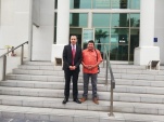 El Defensor Local Jefe, Sergio Zenteno, junto a Julio Carvajal 