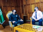 El Defensor Regional de Tarapac&aacute; y el Director Regional (S) de Gendarmer&iacute;a en su encuentro de trabajo.