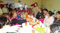 La Defensora Regional comparti&oacute; un desayuno por el D&iacute;a de la Madre con internas del CPF