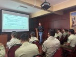 Los carabineros realizaron preguntas y planteando dudas sobre situaciones concretas que enfrentan a diario.