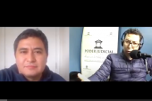 Mario Quezada junto al periodista y acad&eacute;mico Cristian Aranguiz, quien moder&oacute; la charla.
