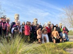 Defensoras Regionales, Loreto Flores y Daniela B&aacute;ez, junto a las autoridades y representantes del pueblo Rapa Nui.