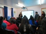 Aspecto de la charla ofrecida a ni&ntilde;os y adolescentes de la Fundaci&oacute;n Crate de Talca, En la imagen, los abogados de la DPP del Maule.