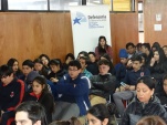 Las y los j&oacute;venes escucharon atentos a la Jefa de Estudios de la Defensor&iacute;a