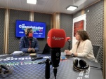 La jefa de la defensa en la regi&oacute;n lleg&oacute; hasta el programa "Caf&eacute; Express", conducido por Eduardo R&iacute;os. 