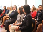 La Defensora Regional (s) de Valpara&iacute;so, Alejandra Pizarro (al centro), particip&oacute; en la ceremonia realizada en el Juzgado de Garant&iacute;a de Vi&ntilde;a del Mar.
