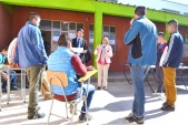 En el patio de la escuela del CIP Serenense se desarroll&oacute; el di&aacute;logo con los j&oacute;venes.