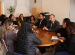 El Jefe de Estudios, Renato Gonz&aacute;lez conversa con los delegados de reinserci&oacute;n social sobre la situaci&oacute;n de los extranjeros condenados en Copiap&oacute;.