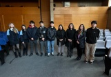 Los estudiantes de los liceos Lastarria y Tajamar junto a la defensora juvenil, Mar&iacute;a Fernanda Aguilera y la trabajadora social de RPA, Carla Naranjo.