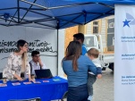 El equipo de Defensa de Migrantes en una actividad de difusi&oacute;n.