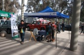 Profesionales de la Defensor&iacute;a Regional de Atacama atienden consultas en el Parque Schneider de Copiap&oacute;.