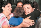 Marcelo Aviles al salir de la c&aacute;rcel de Osorno. 