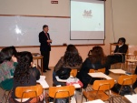 El jefe de Estudios de la Defensor&iacute;a Regional de Los R&iacute;os, durante su exposici&oacute;n ante los observadores y observadoras de derechos humanos.