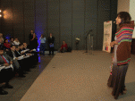 La facilitadora intercultural, In&eacute;s Flores present&oacute; la iniciativa ante el jurado del Servicio Civil.