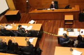 El defensor Rolando V&iacute;o represent&oacute; a tres imputados del caso SQM que el juez Jos&eacute; Manuel Escobar les decret&oacute; suspensi&oacute;n condicional del proceimiento