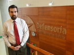 Juan Ignacio Lafontaine, jefe de Estudios de la Defensor&iacute;a Regional de Magallanes, dict&oacute; la charla junto a Paula Garc&iacute;a.