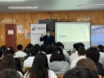 Los j&oacute;venes participaron activamente en la exposici&oacute;n