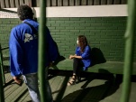 Defensora Regional Daniela B&aacute;ez, el jefe de Estudios Octavio Suf&aacute;n y el defensor jefe de Stgo. V&iacute;&shy;ctor Providel entrevistando detenidos 3&deg; Comisar&iacute;a