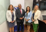 La defensora Metropolitana Norte, Daniela B&aacute;ez, junto al nuevo Fiscal Regional Occidente, su jefa de Estudios y la Defensora Local de Lo Prado.
