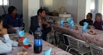 El defensor local jefe de Calama se reunion con la comunidad de Yaye